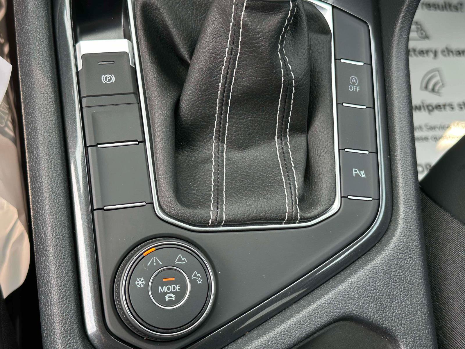Certified 2023 Volkswagen Tiguan SE R-Line AWD/4WD image 28