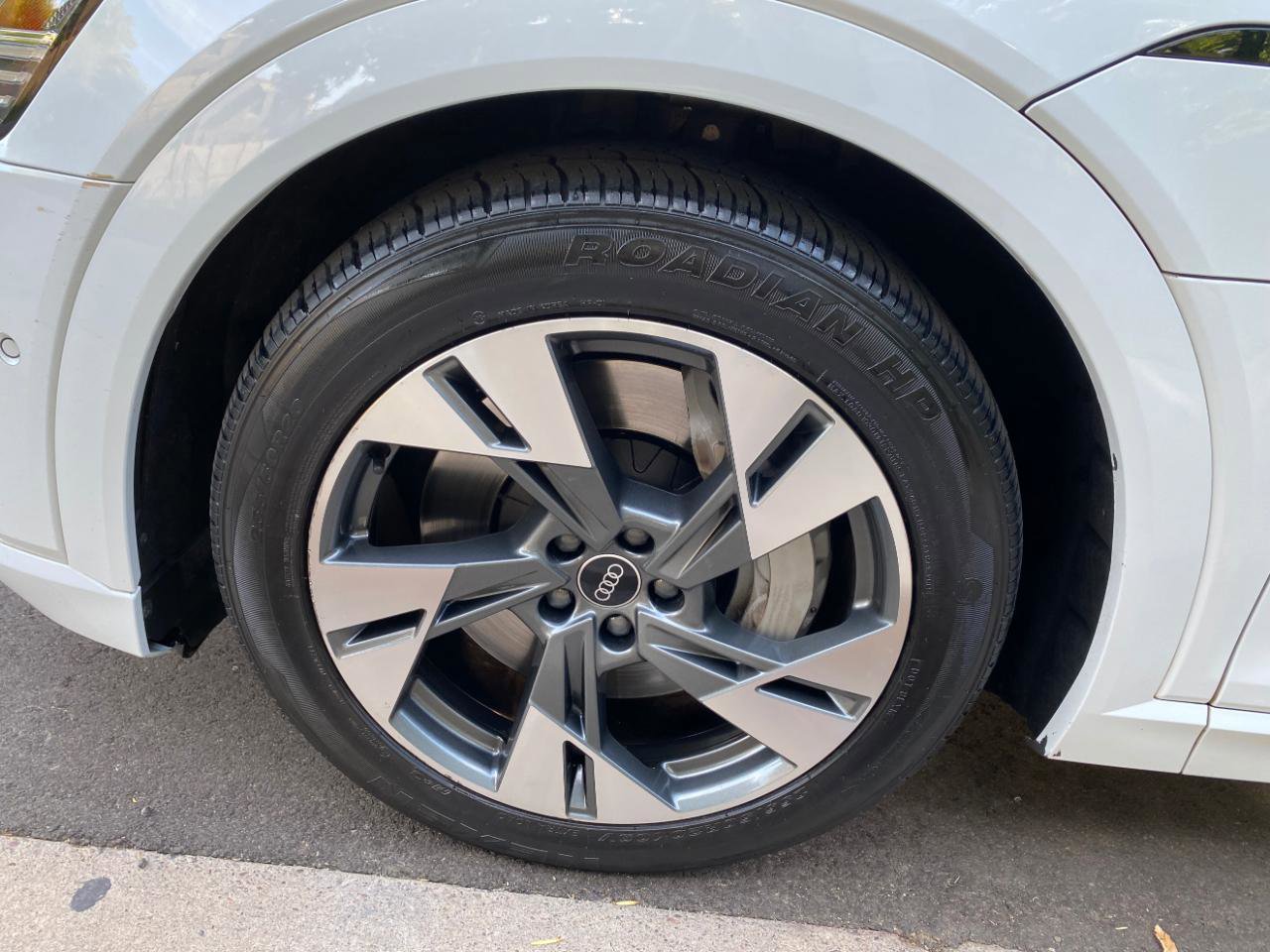 Used 2021 Audi e-tron Premium w/ Convenience Plus Package AWD/4WD image 21