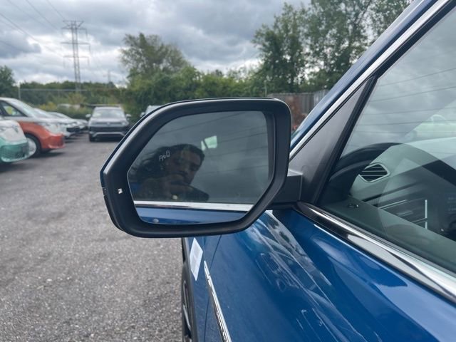 New 2025 Volkswagen Atlas Cross Sport SEL Premium R-Line image 8