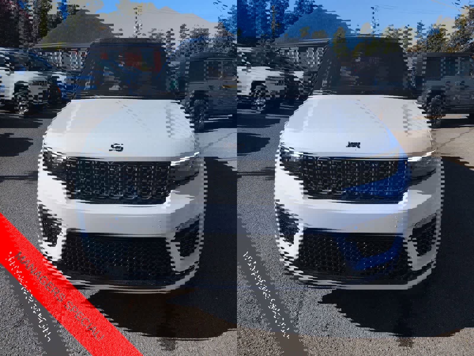 New 2025 Jeep Grand Cherokee Summit w/ Obsidian Package image 3