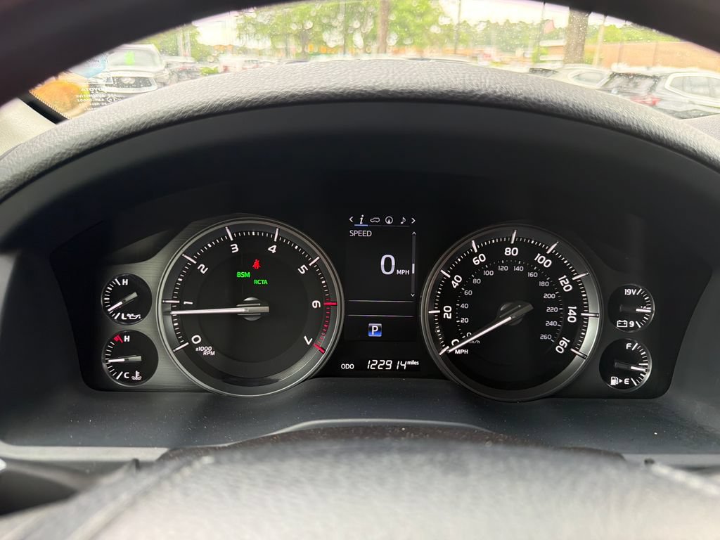 Used 2018 Toyota Land Cruiser AWD/4WD image 26