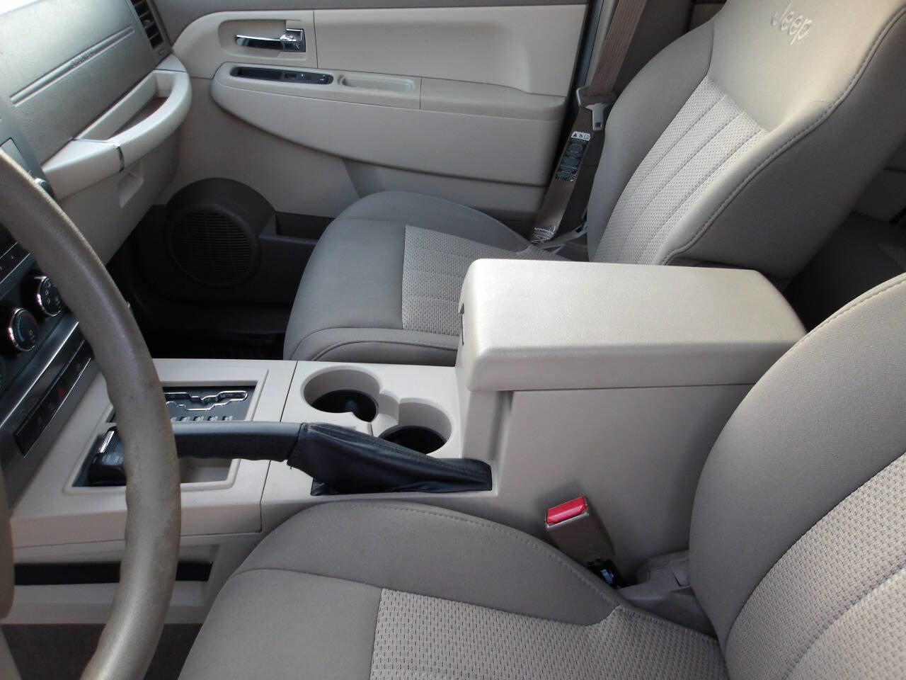 Used 2009 Jeep Liberty Sport w/ Popular Equipment Group image 16