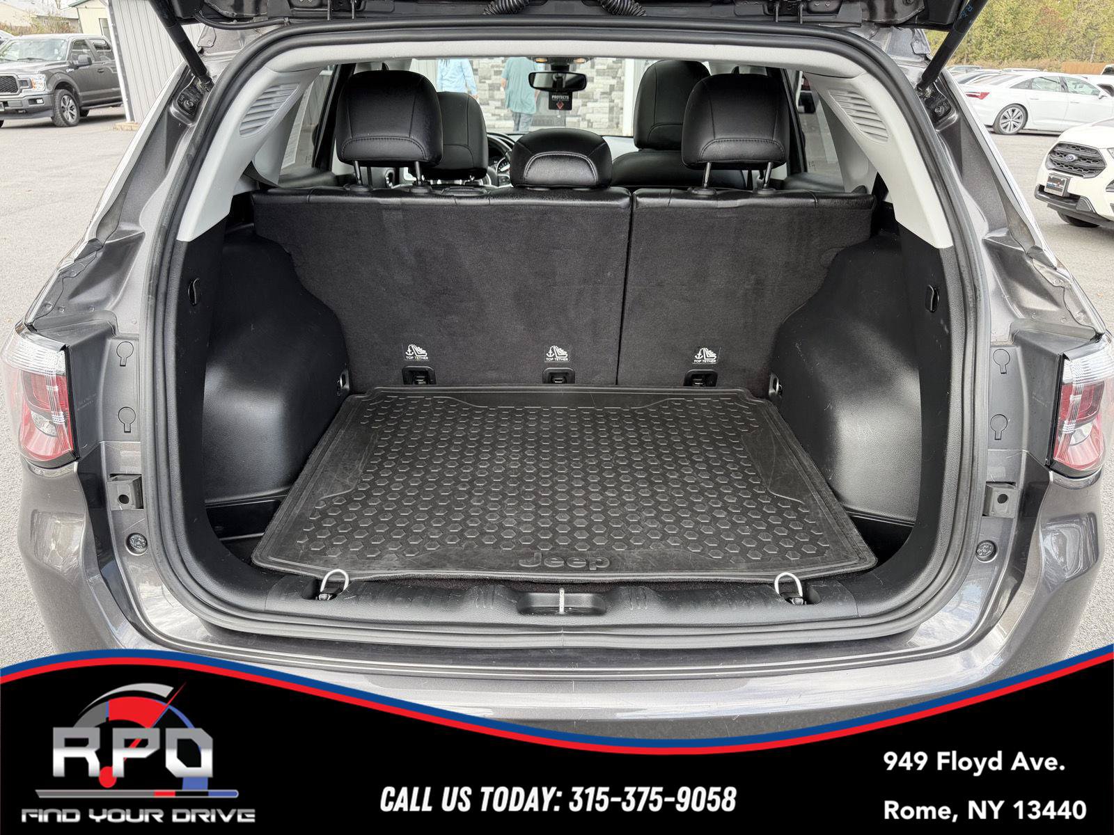 Used 2018 Jeep Compass Latitude AWD/4WD image 29