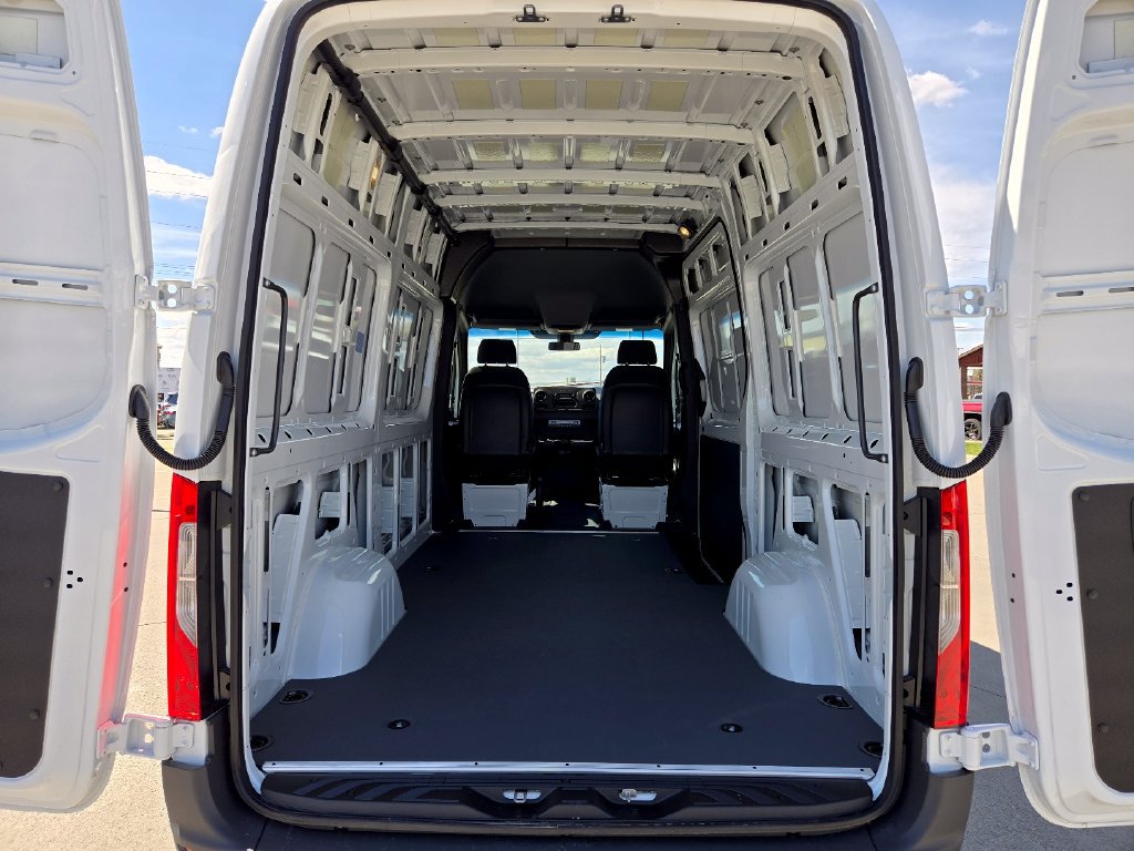 New 2026 Mercedes-Benz Sprinter 2500 image 9