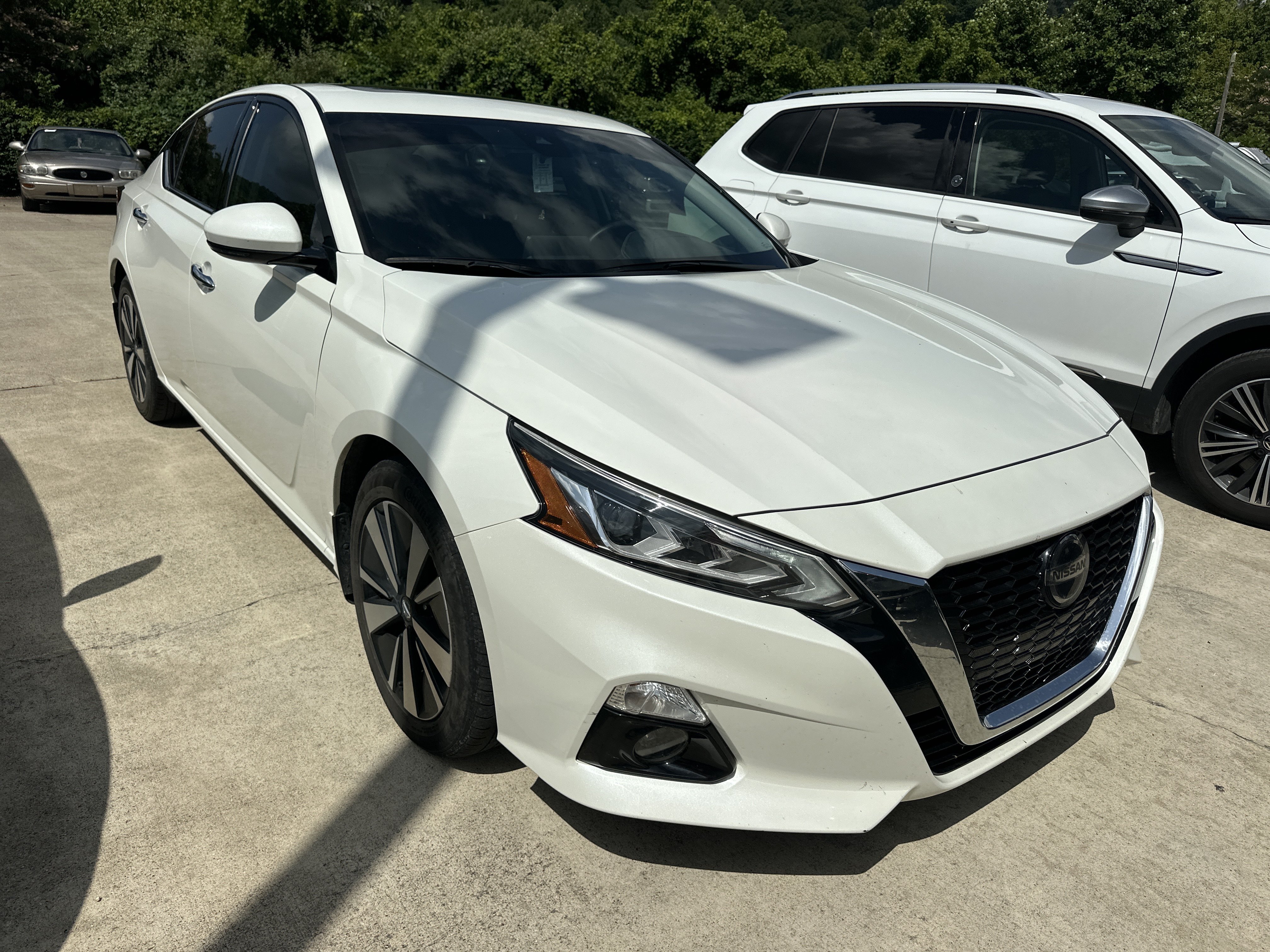 Used 2021 Nissan Altima 2.5 SL FWD image 2