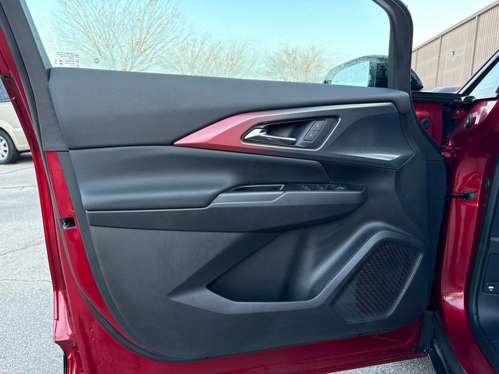 Used 2025 Chevrolet Equinox EV RS image 19