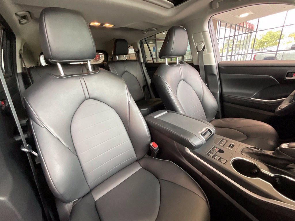 Certified 2025 Toyota Highlander XLE AWD/4WD image 19