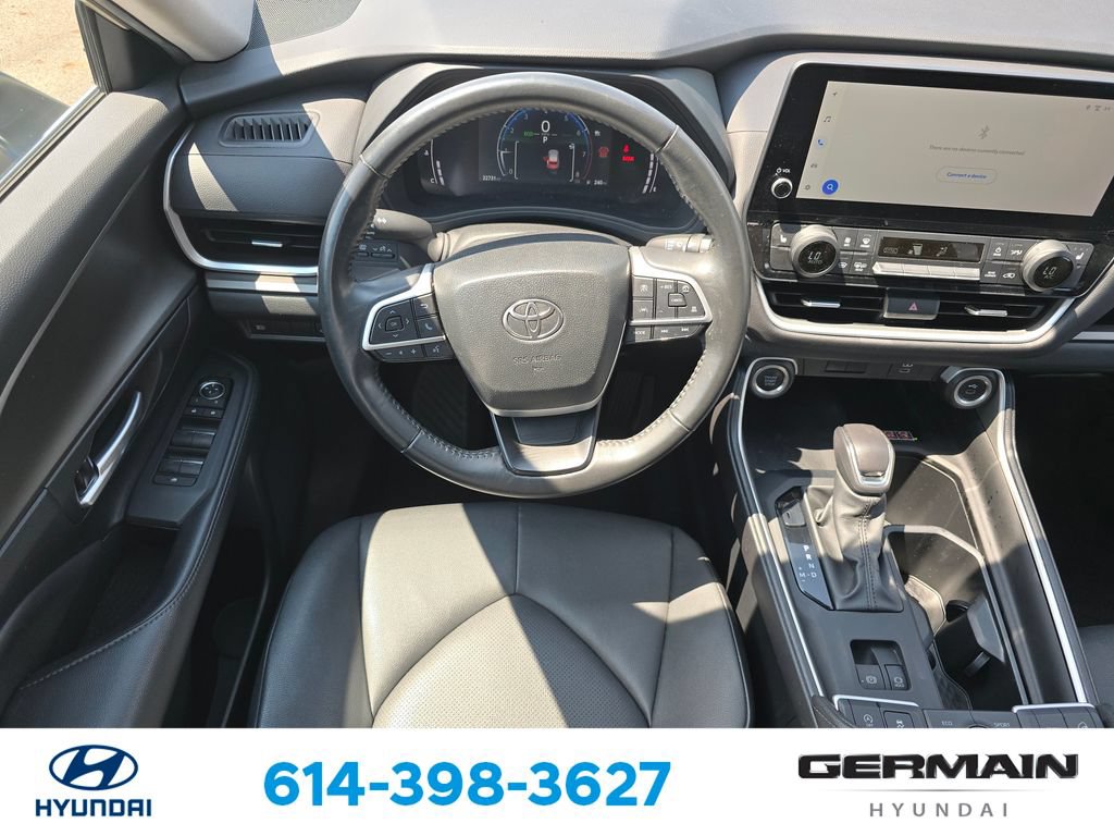 Used 2024 Toyota Grand Highlander AWD image 17
