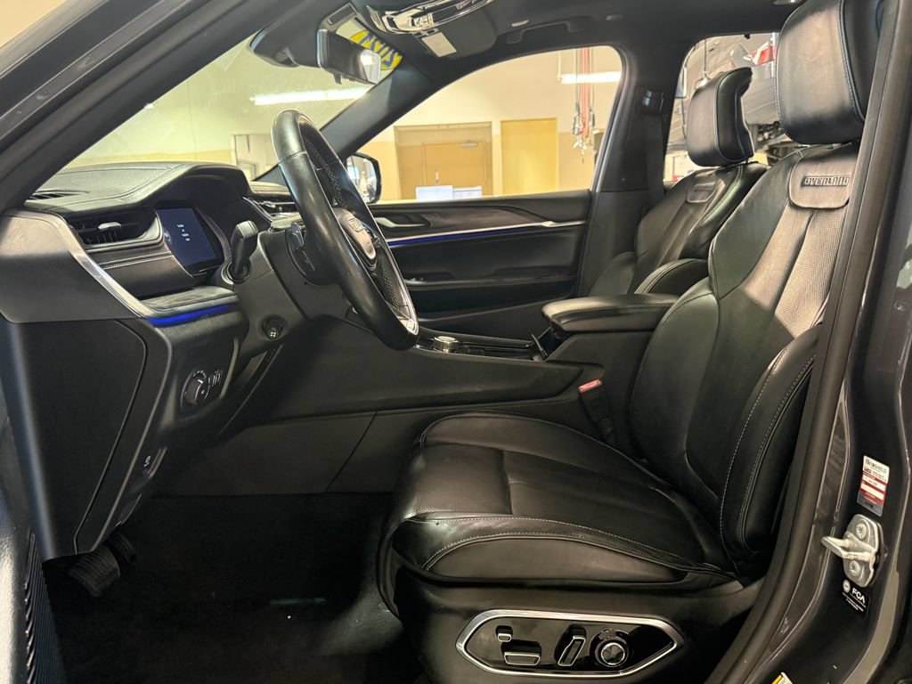 Used 2021 Jeep Grand Cherokee L Overland w/ Luxury Tech Group IV RWD image 13