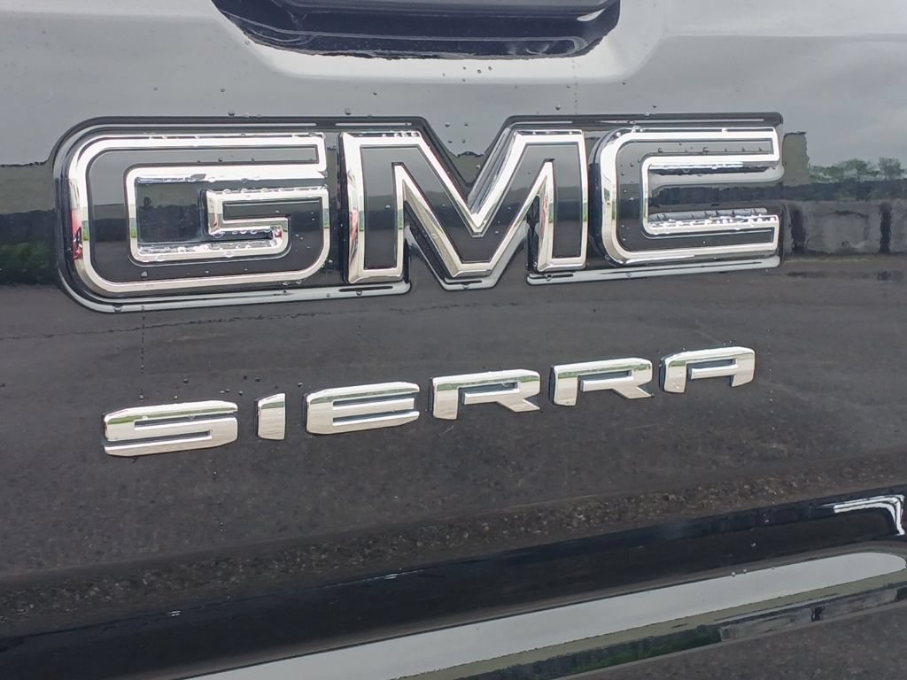 Used 2024 GMC Sierra 1500 Elevation w/ LPO, Elevation Black Package AWD/4WD image 31