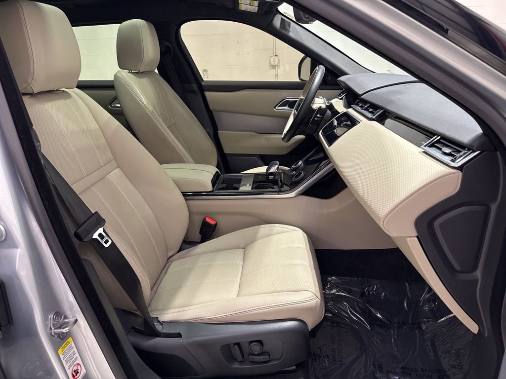 Used 2023 Land Rover Range Rover Velar R-Dynamic S image 33
