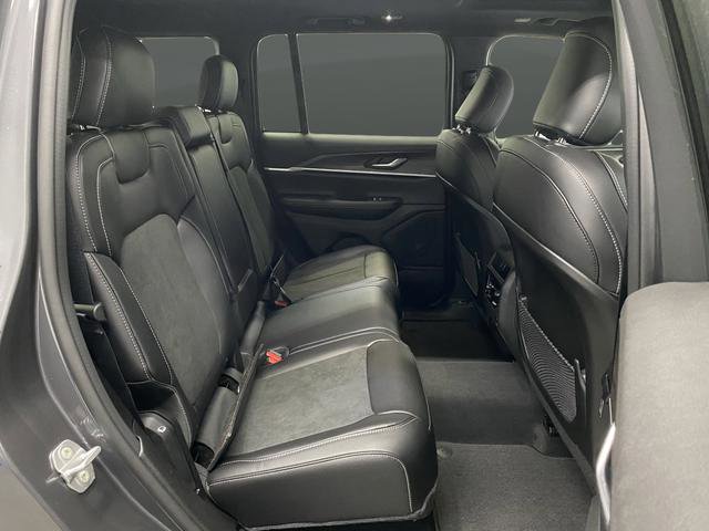 New 2026 Jeep Grand Cherokee Altitude image 34