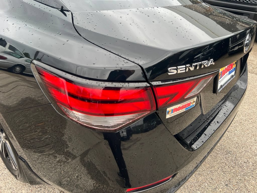 Certified 2022 Nissan Sentra SV w/ All-Weather Package FWD image 32