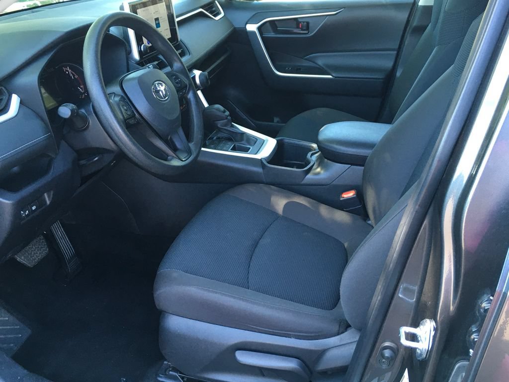 Used 2025 Toyota RAV4 LE AWD/4WD image 20