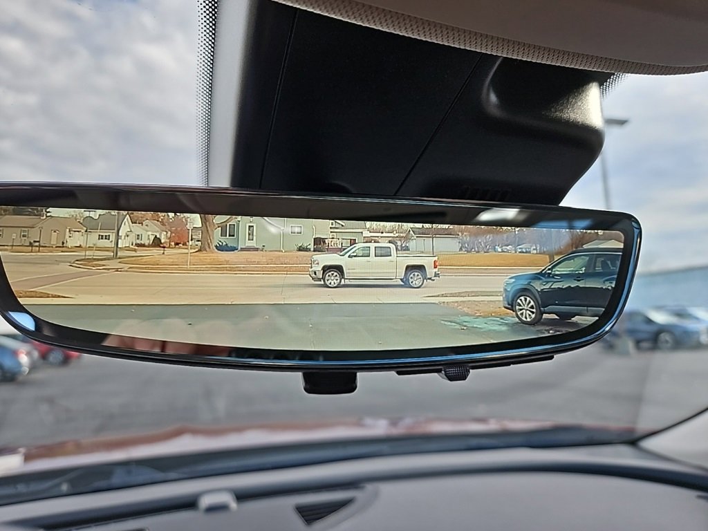 Used 2023 Buick Envision Avenir image 24