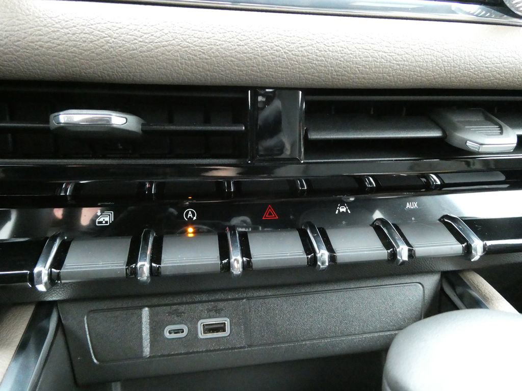 Certified 2024 GMC Canyon Denali image 27