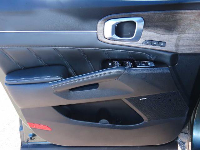 Used 2022 Kia Sorento SX Prestige image 16