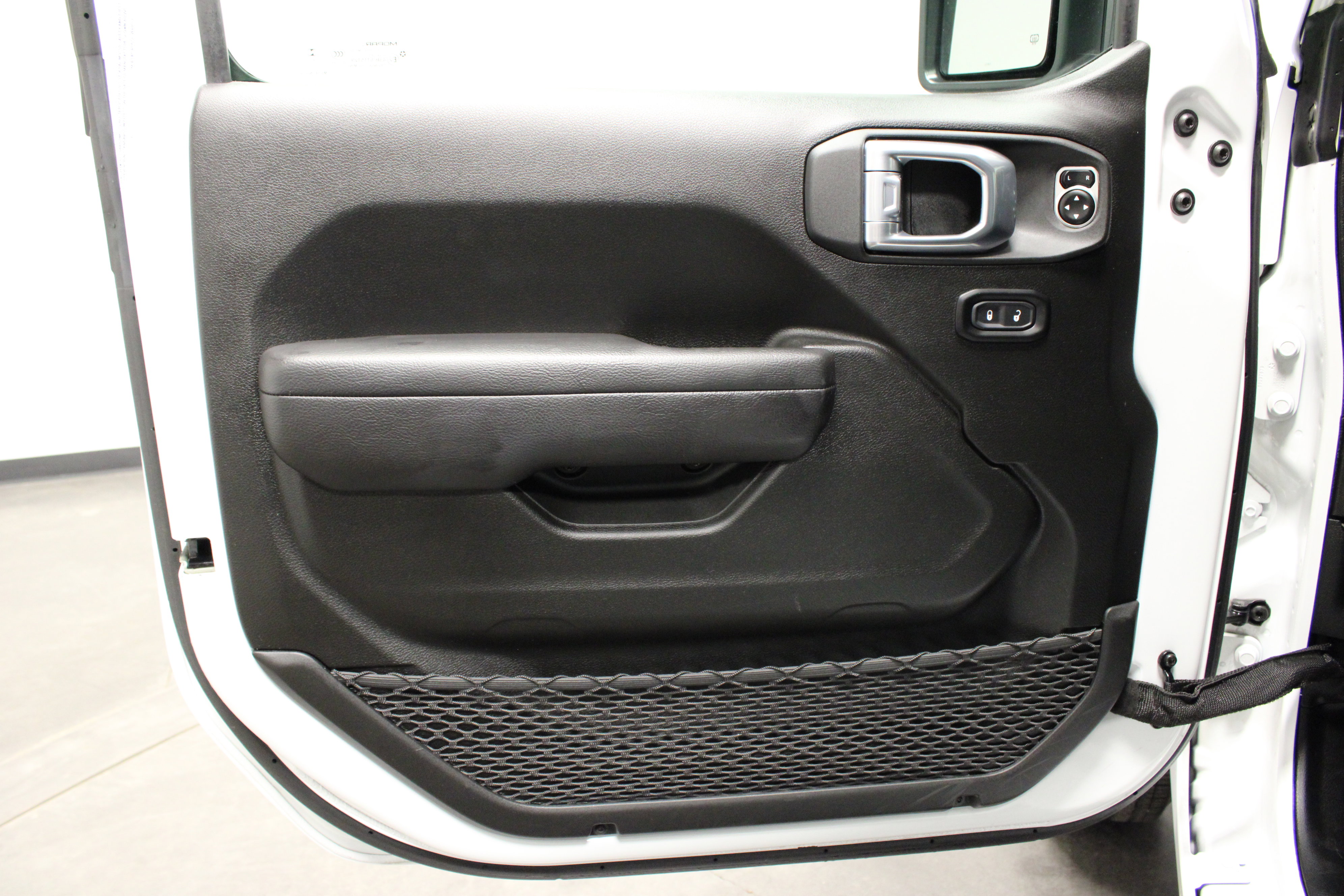 Used 2024 Jeep Wrangler Sport S AWD/4WD image 15