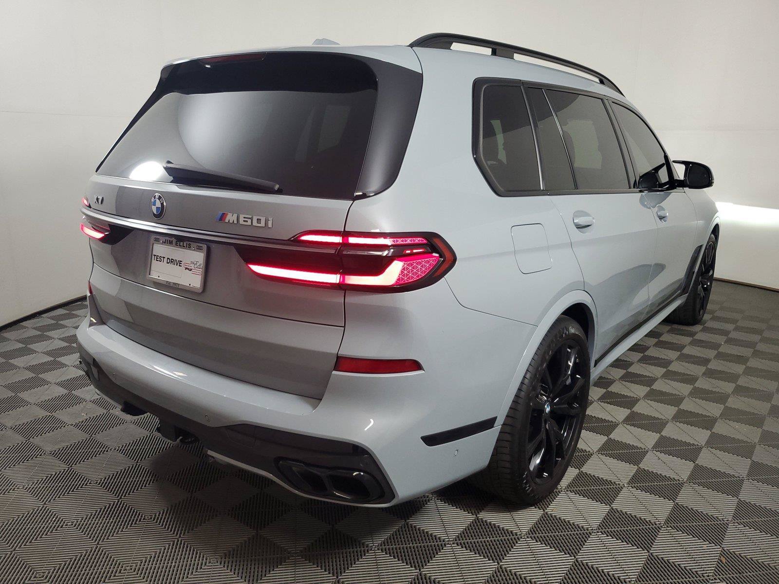 Used 2023 BMW X7 M60i w/ Executive Package AWD/4WD image 6