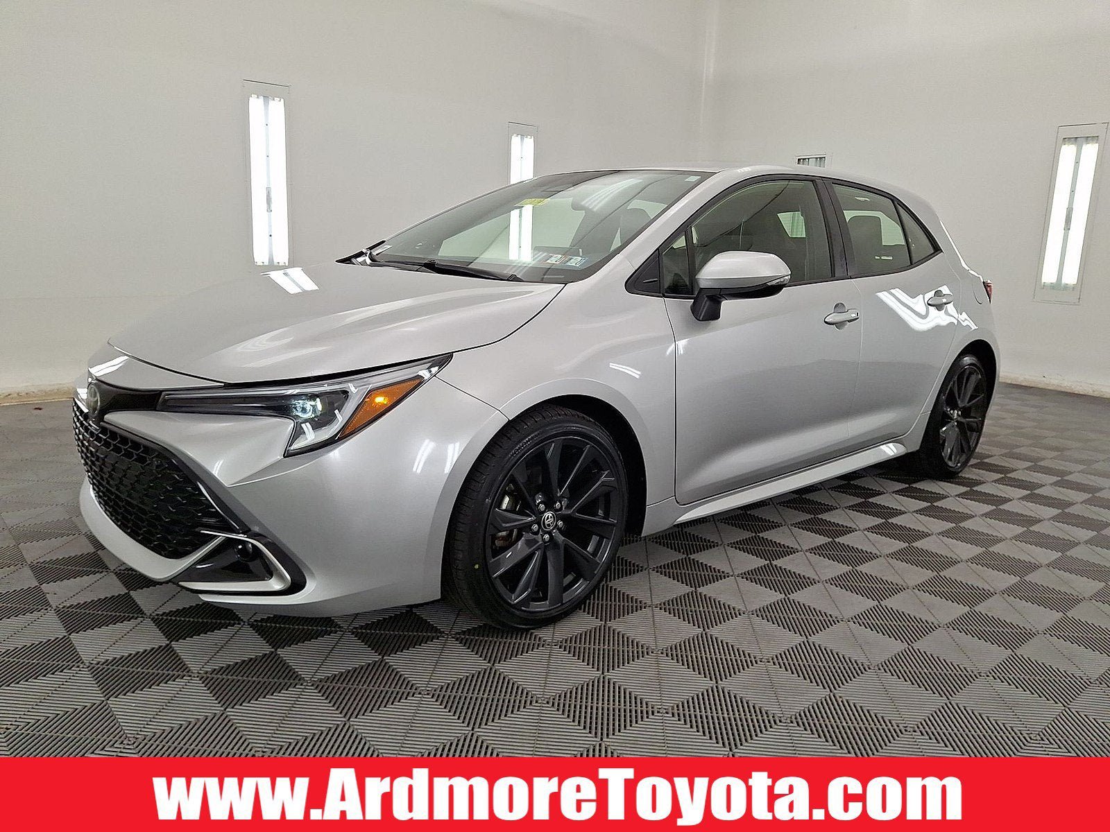 Used 2023 Toyota Corolla XSE FWD image 1
