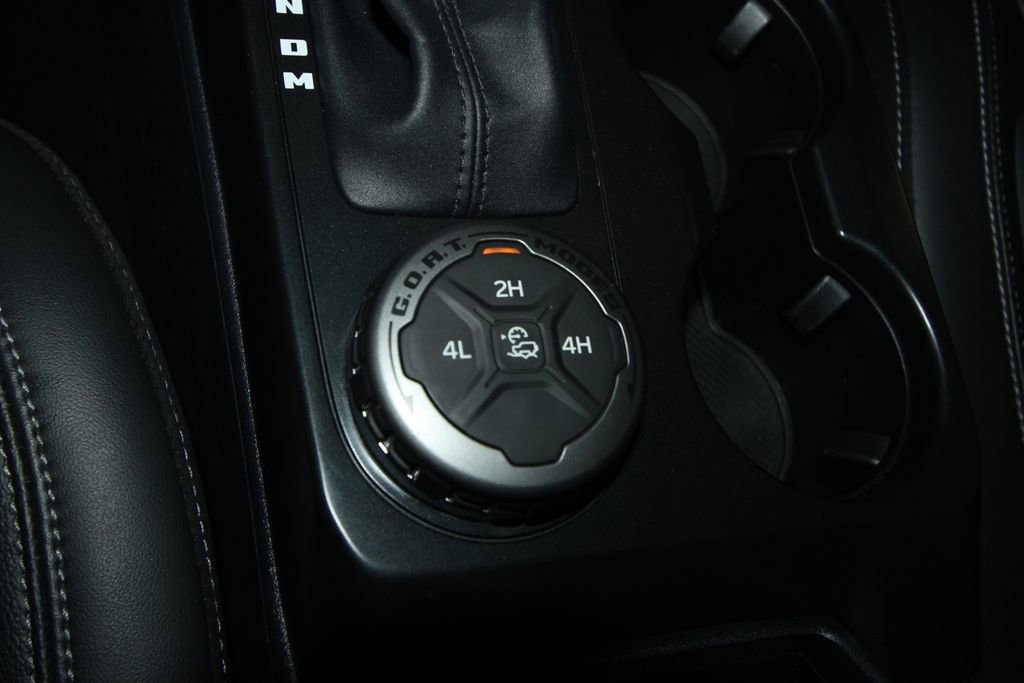 Used 2025 Ford Bronco Outer Banks image 16