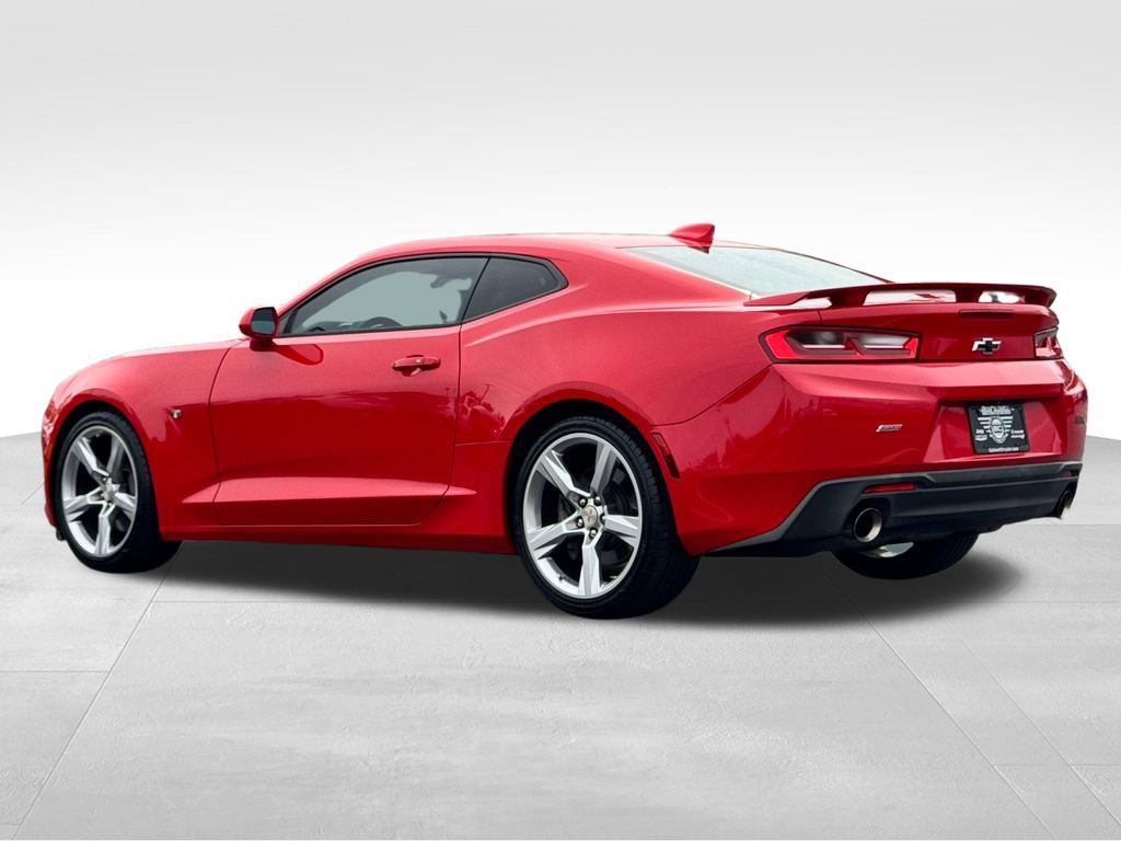 Used 2018 Chevrolet Camaro SS RWD image 5