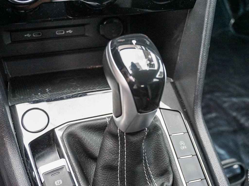 Used 2022 Volkswagen Taos SEL image 23