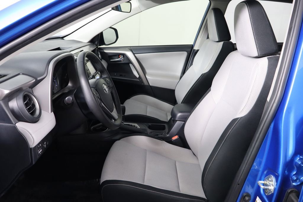 Used 2018 Toyota RAV4 XLE FWD image 16