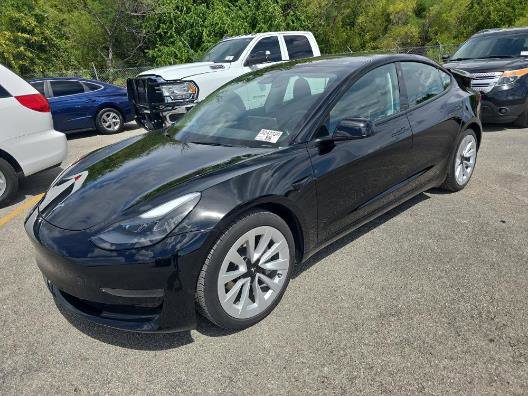 Used 2022 Tesla Model 3 Standard Range image 3
