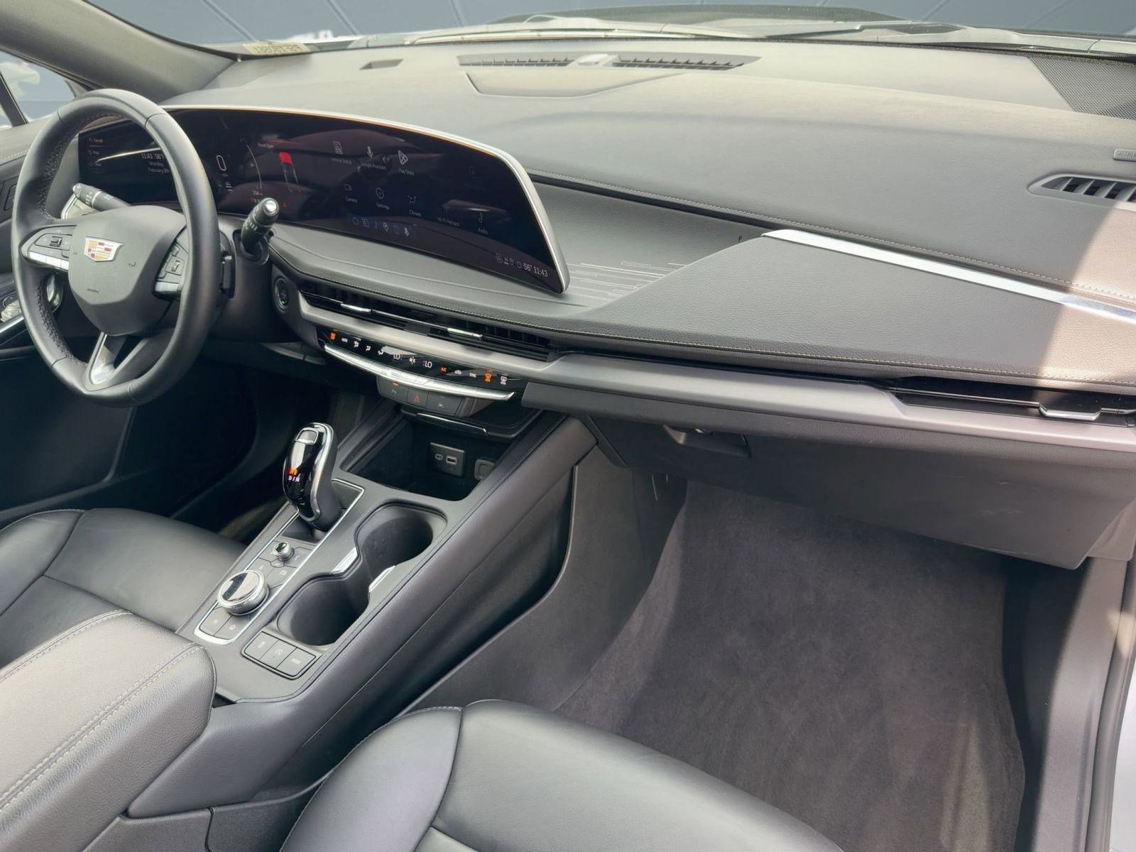 Certified 2025 Cadillac XT4 Premium Luxury image 28