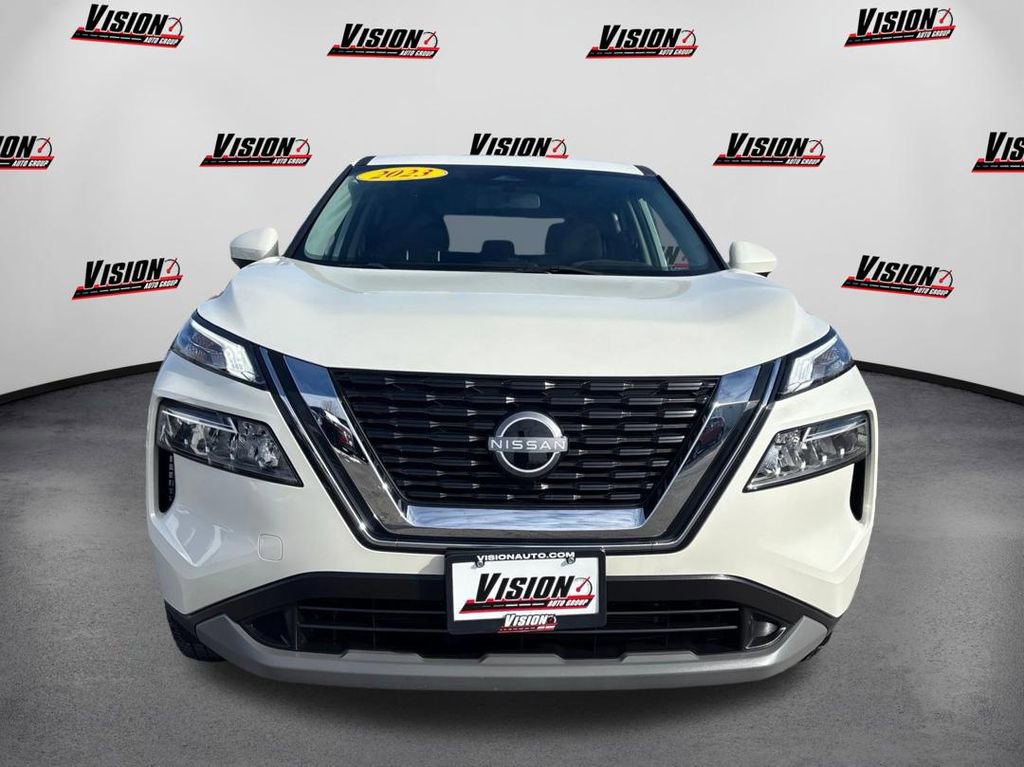 Used 2023 Nissan Rogue SV video 2