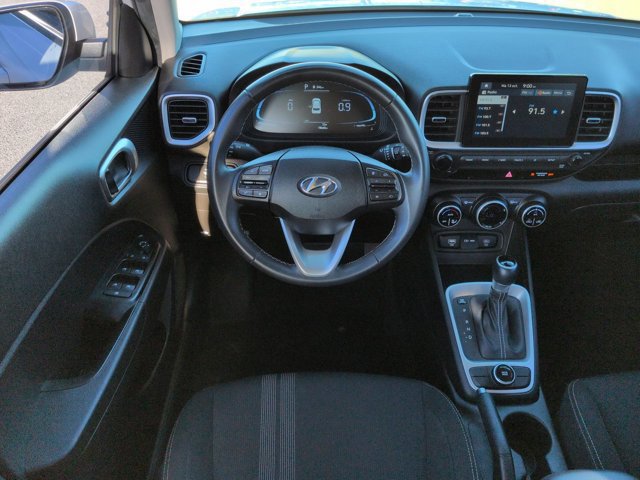 Used 2024 Hyundai Venue SEL FWD image 15