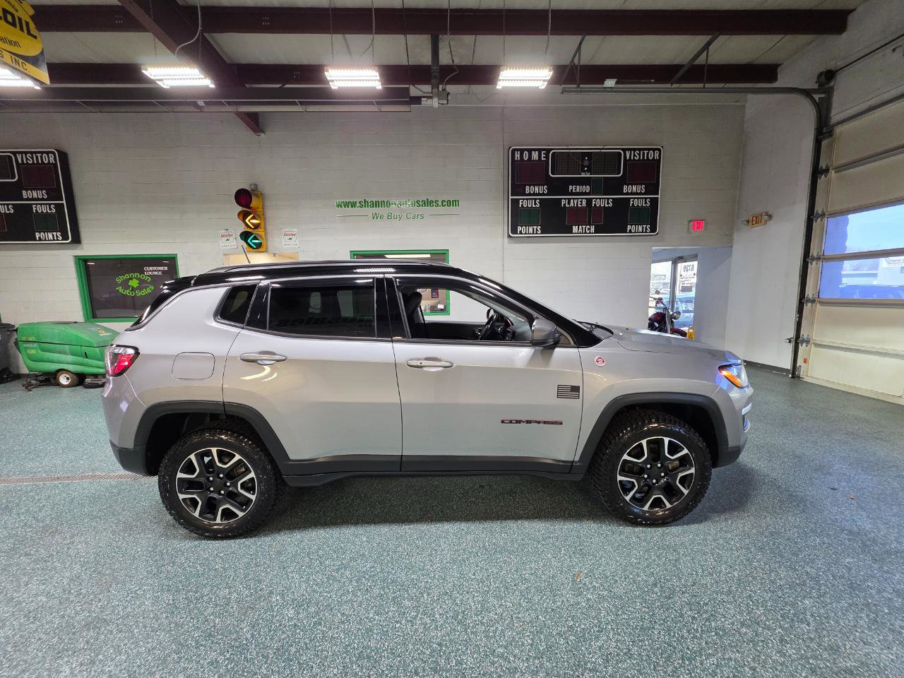 Used 2019 Jeep Compass Trailhawk w/ Leather Interior Group AWD/4WD image 5