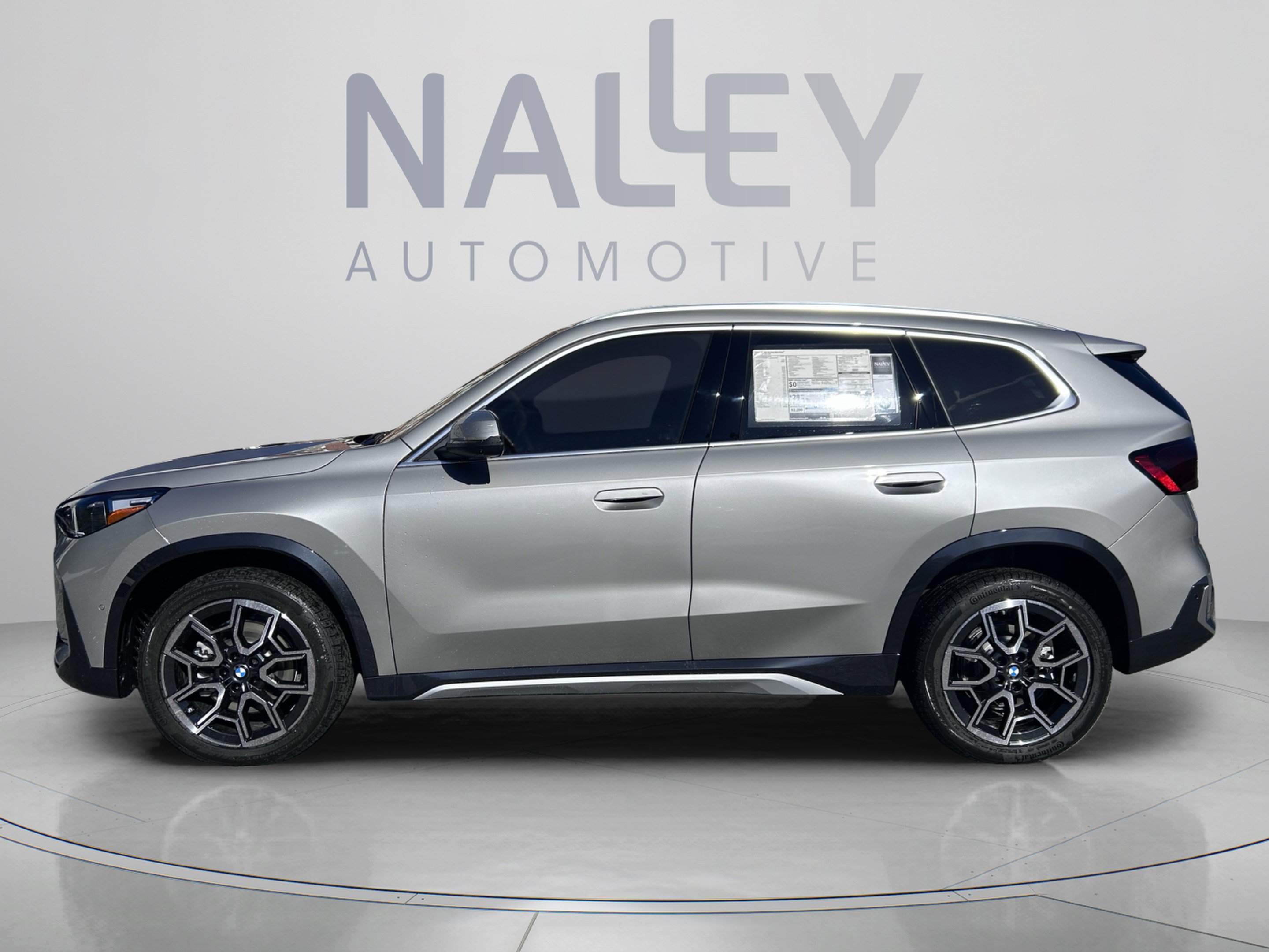 Used 2026 BMW X1 xDrive28i w/ Technology Package AWD/4WD image 3