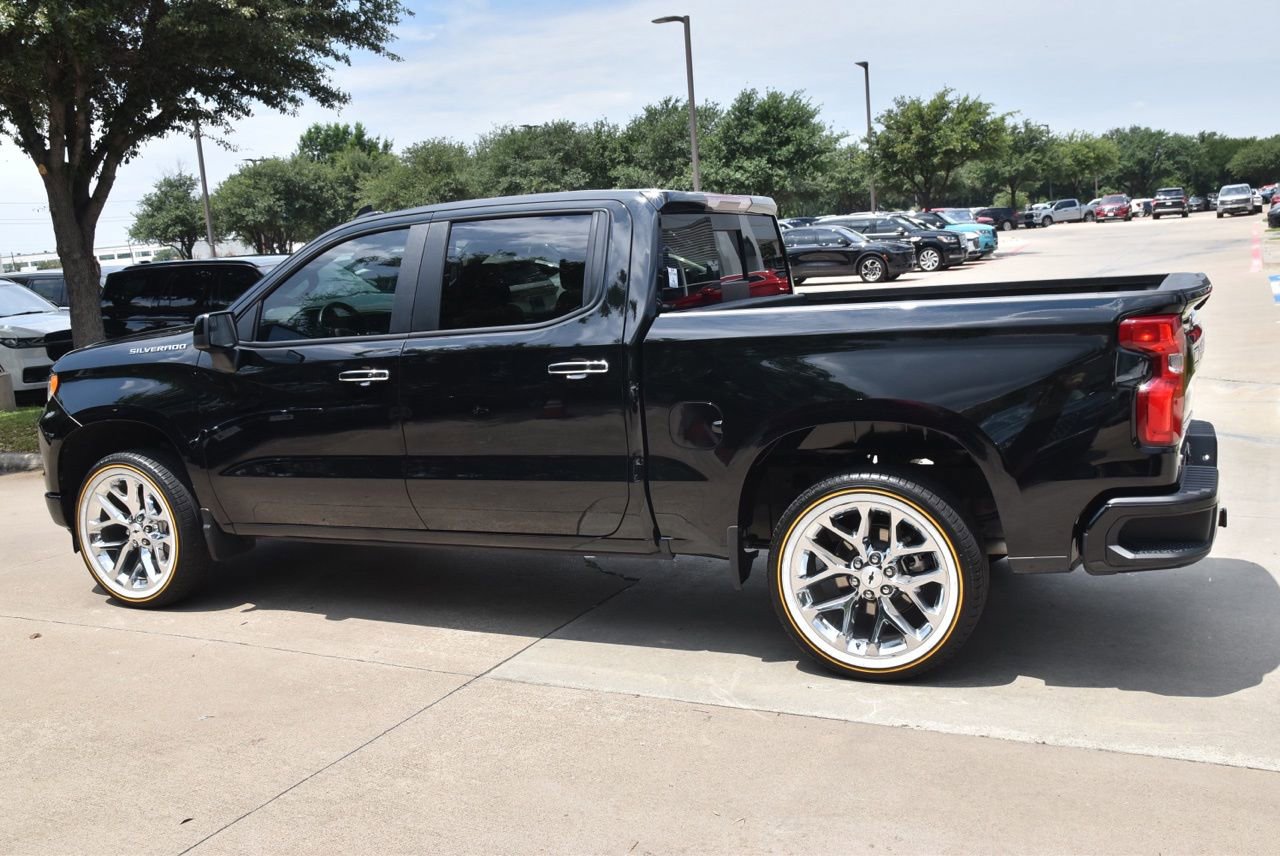 Used 2025 Chevrolet Silverado 1500 RST w/ Convenience Package II AWD/4WD image 11