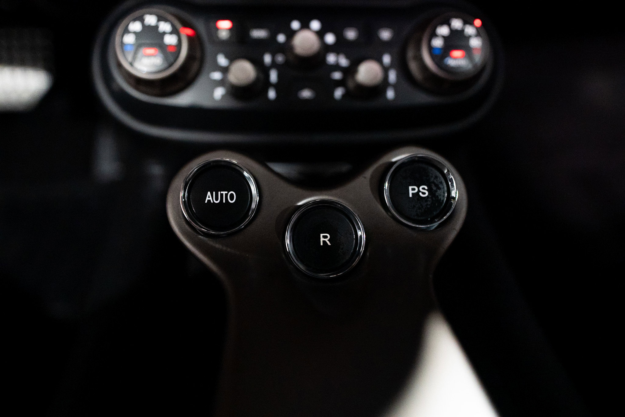 Used 2012 Ferrari California image 28