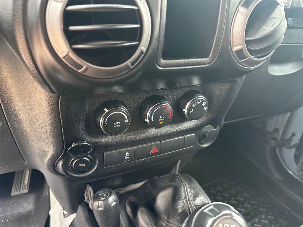 Used 2014 Jeep Wrangler Sport AWD/4WD image 17