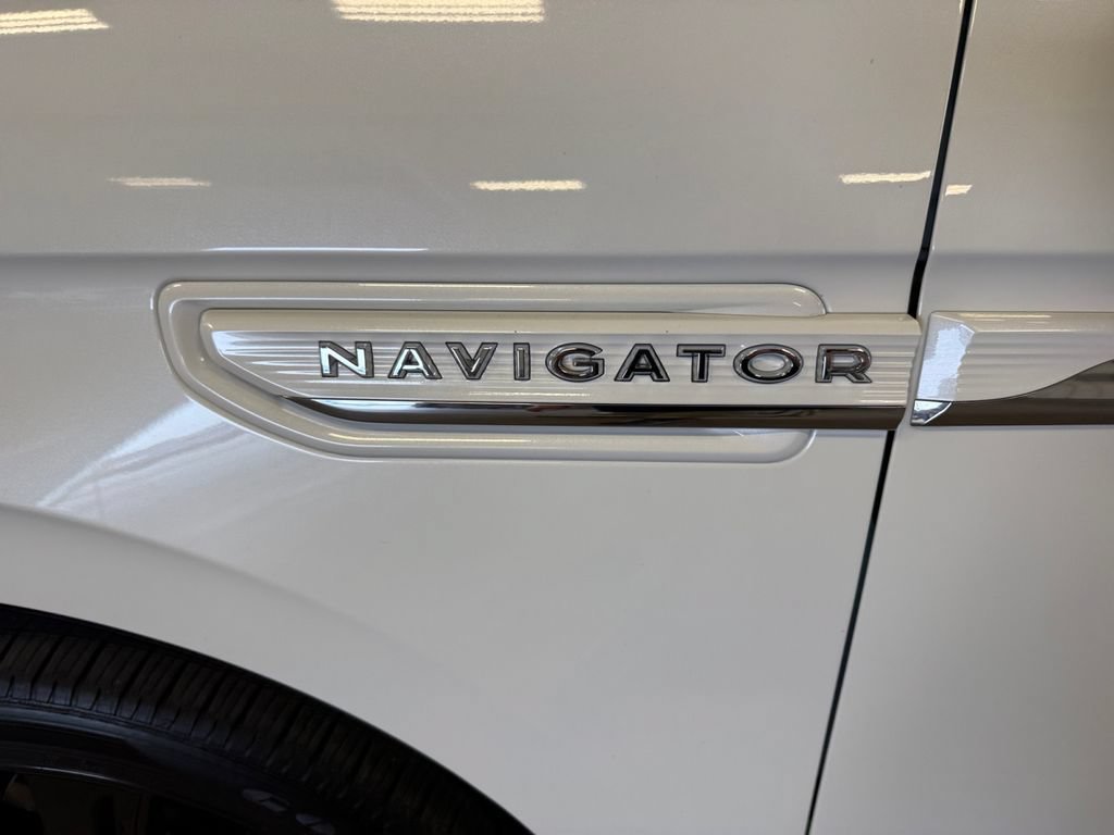 Used 2023 Lincoln Navigator Reserve AWD/4WD image 48