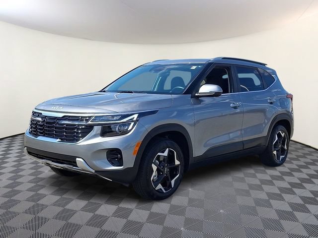 Used 2025 Kia Seltos EX AWD/4WD image 3