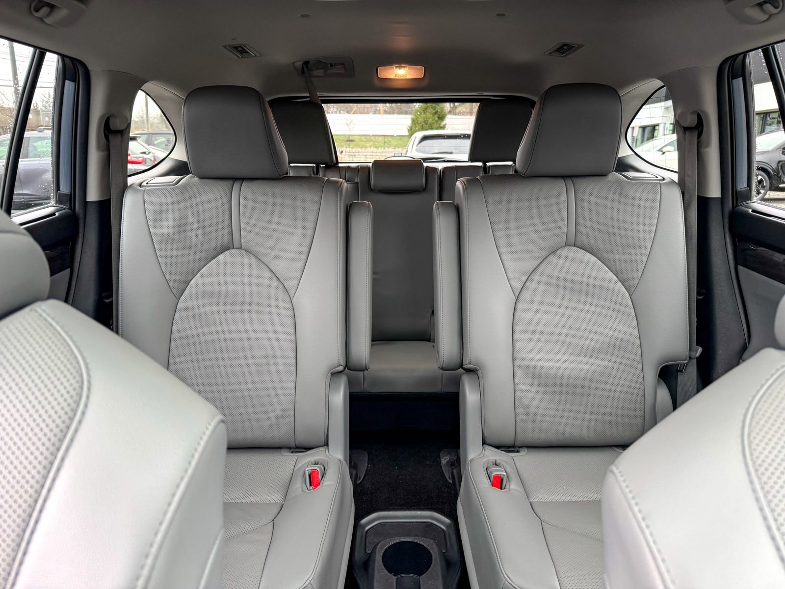 Used 2023 Toyota Highlander Limited image 13