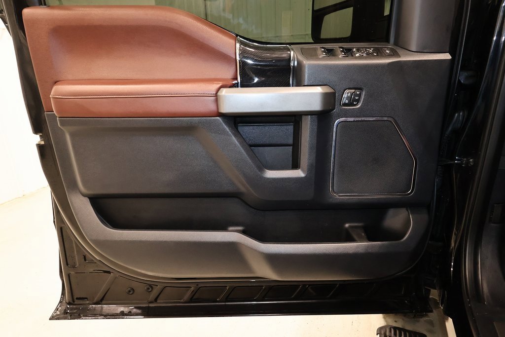 Certified 2022 Ford F450 Platinum w/ FX4 Off-Road Package image 11
