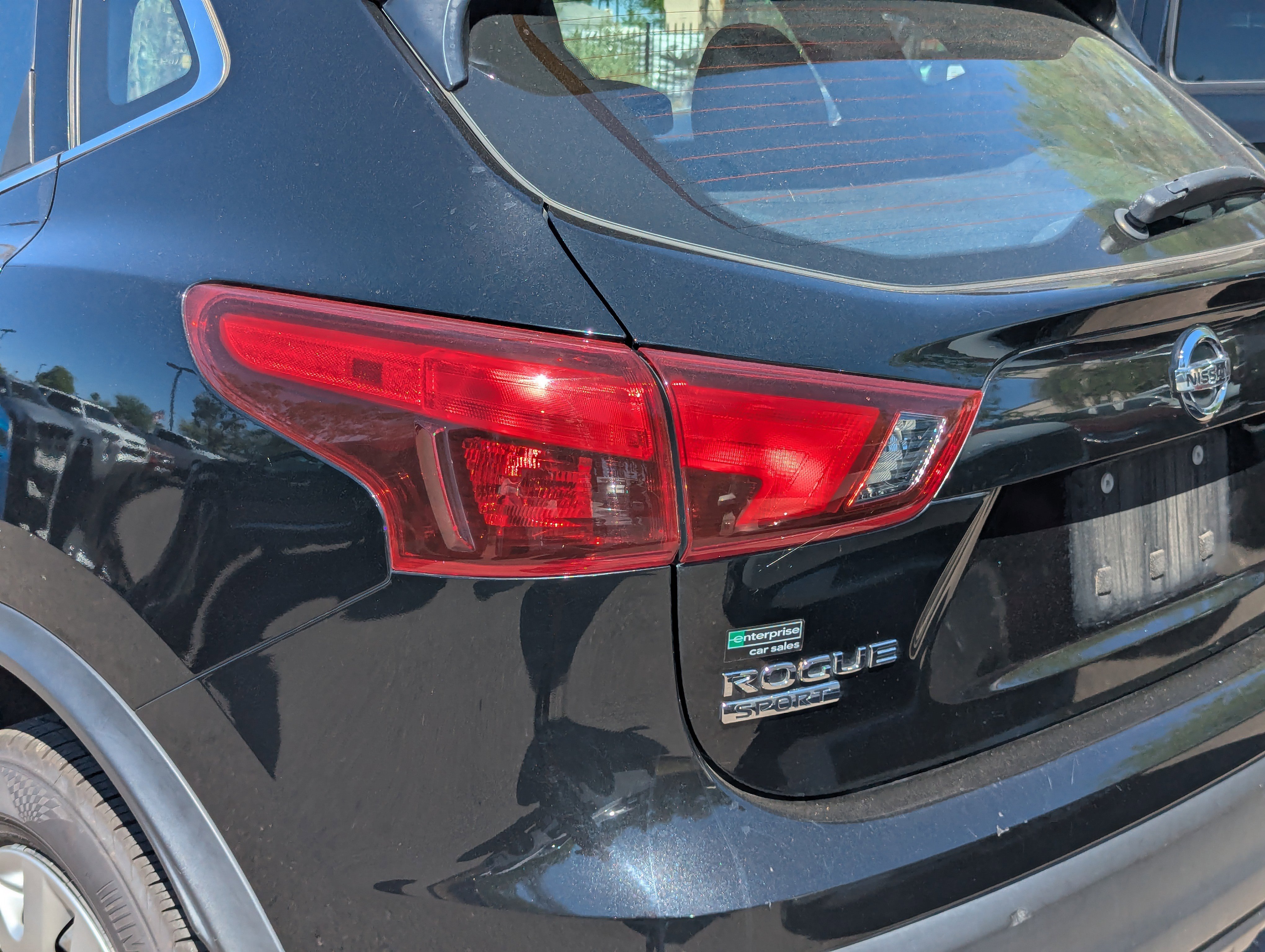 Used 2019 Nissan Rogue Sport S image 11