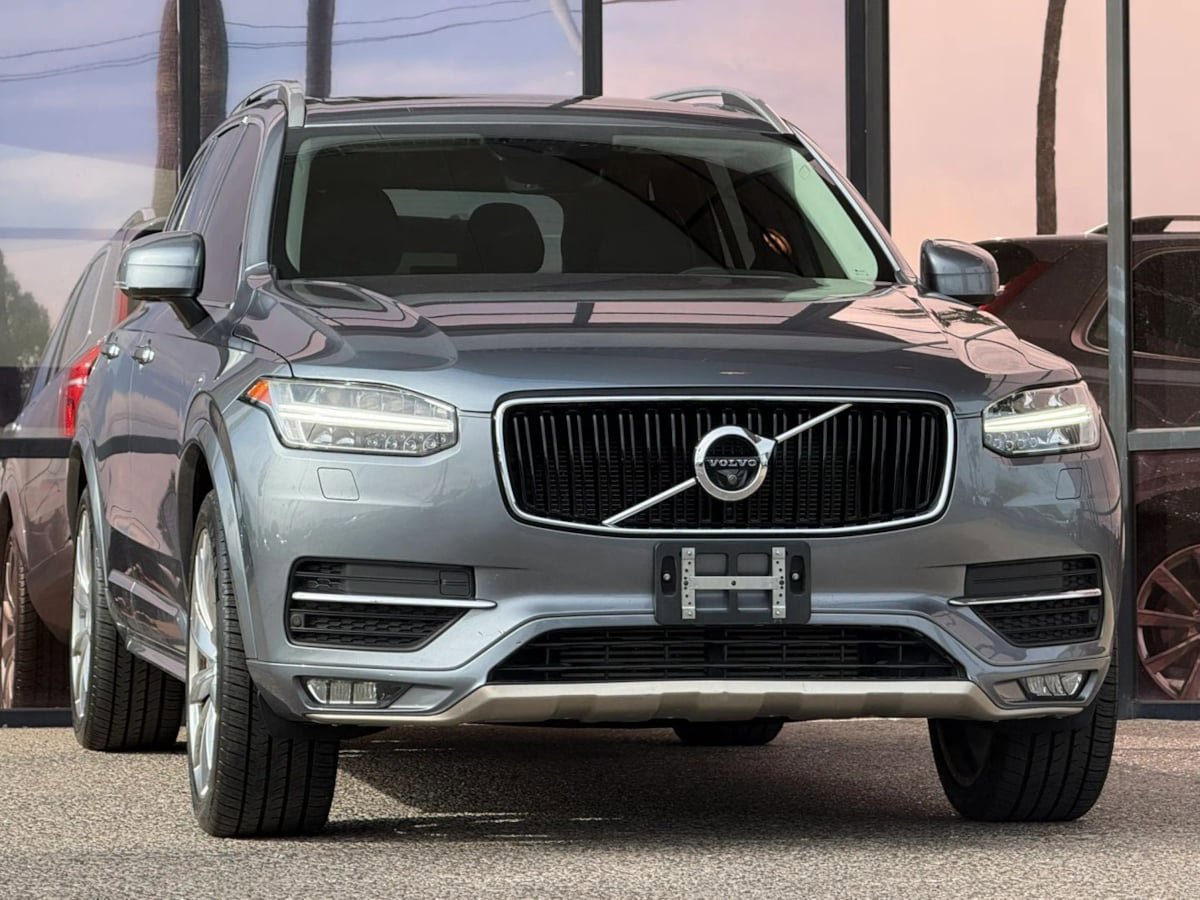 Used 2016 Volvo XC90 T6 Momentum w/ Momentum Plus Package AWD/4WD image 18