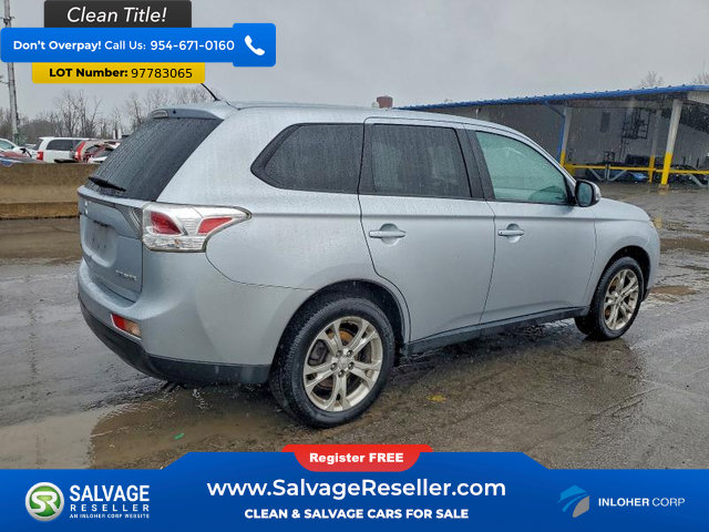 Used 2014 Mitsubishi Outlander SE image 4