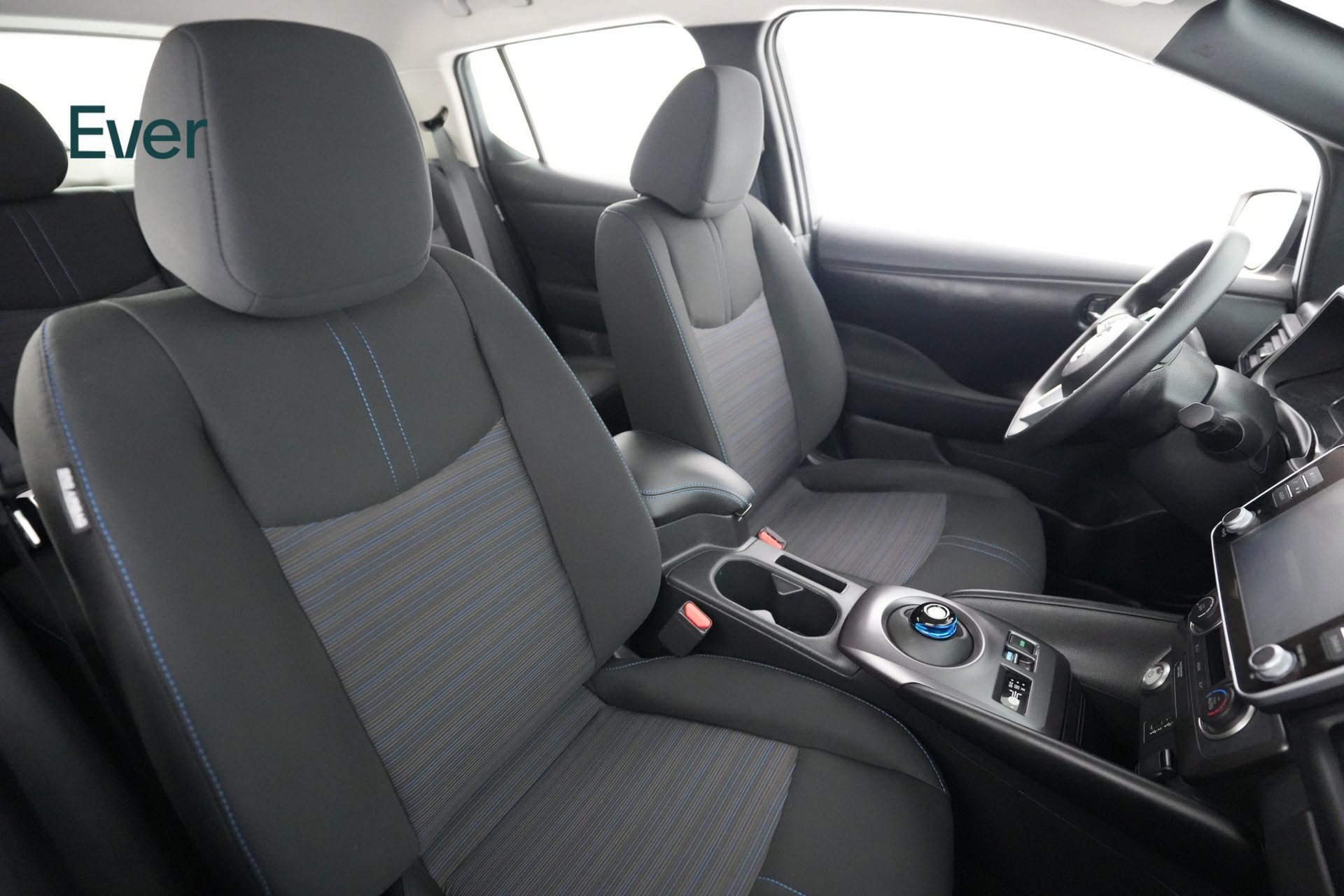 Used 2025 Nissan Leaf S FWD image 23
