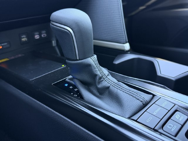 New 2026 Toyota Camry Hybrid w/ Convenience Package FWD image 17