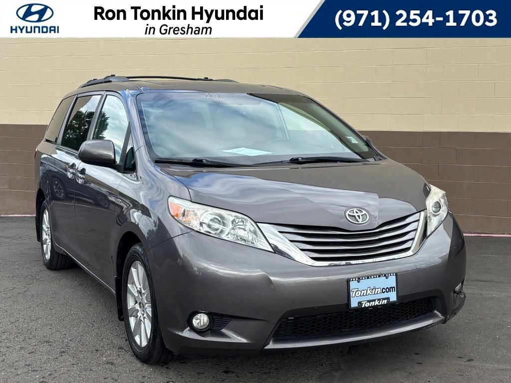 Used 2017 Toyota Sienna XLE w/ XLE Navigation Package