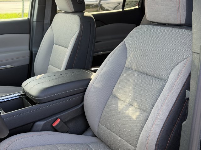 Used 2026 Chevrolet Traverse LT w/ Driver Confidence Package FWD image 6
