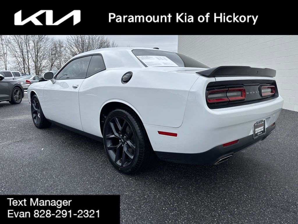 Used 2019 Dodge Challenger SXT w/ Blacktop Package image 5