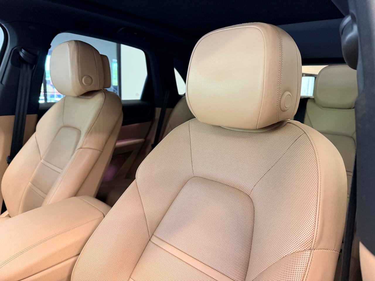 Used 2019 Porsche Cayenne AWD/4WD image 19